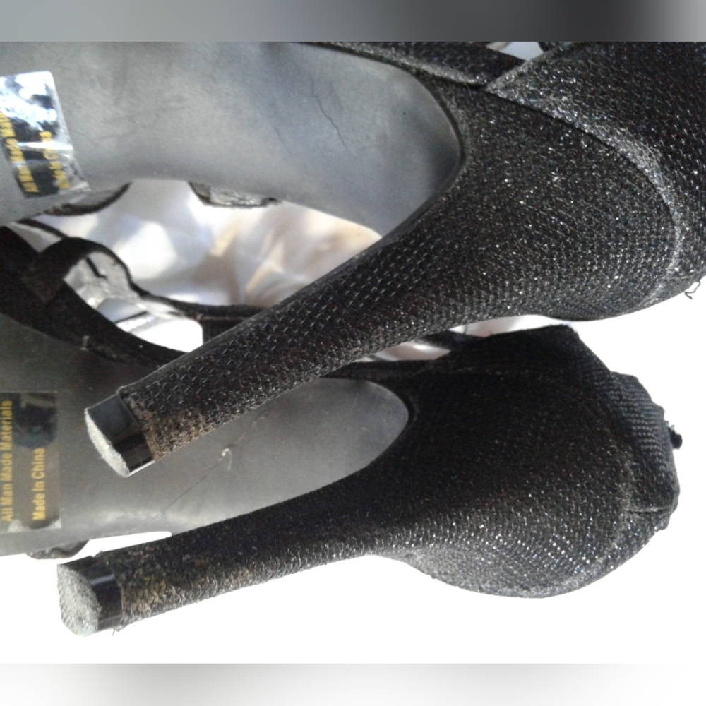 Shoes - Picture 5 of 7